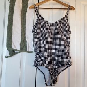 NWT The Cutest Black and White Gingham Swimsuit One Piece 🌞